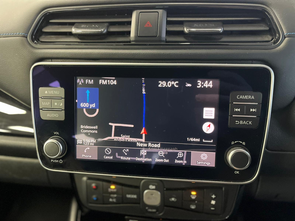 2021 Nissan Leaf - image 16