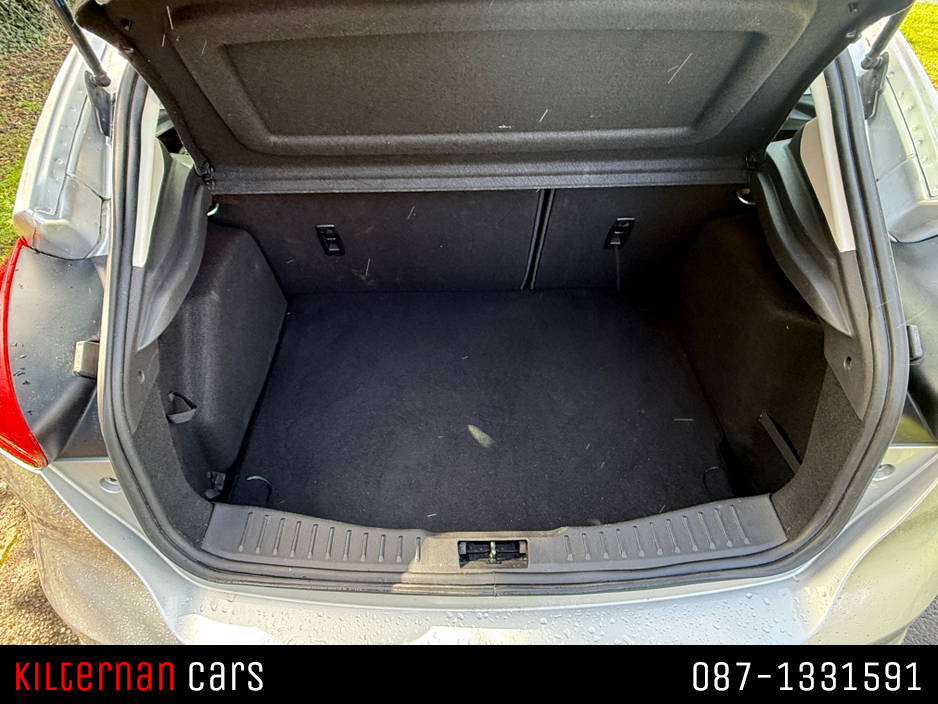 2015 Ford Focus - image 15