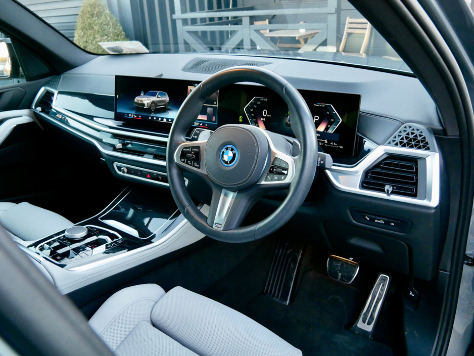 2025 BMW X5 xDrive50e M Sport €99,950