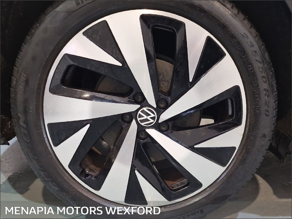 2022 Volkswagen ID.4 LIFE 77kWh 204HP €19,995