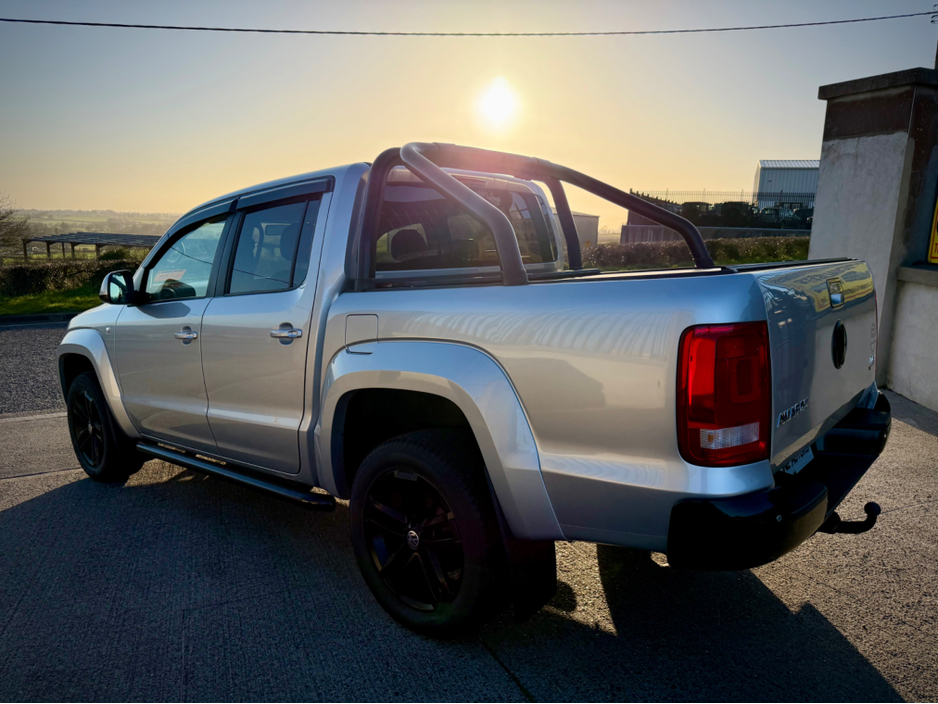 2017 Volkswagen Amarok - image 10