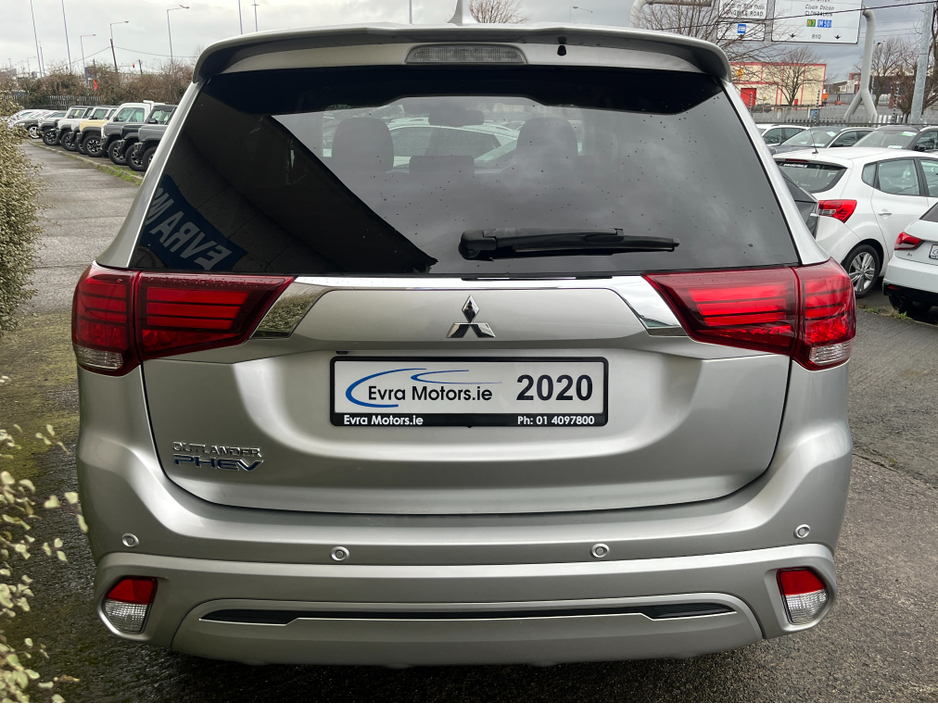 2020 Mitsubishi Outlander G 4WD AUTOMATIC PHEV 2.4 PETROL //HIGH SPEC//HALF LEATHER ELECTRIC HEATED SEATS//HEATED STEERING WHEEL//REVERSE CAMERA//KEYLESS ENTRY// €24,950