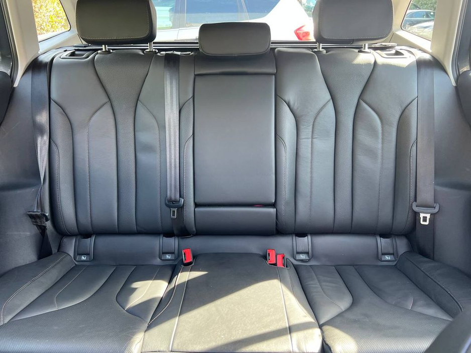 2022 Skoda Enyaq - image 13