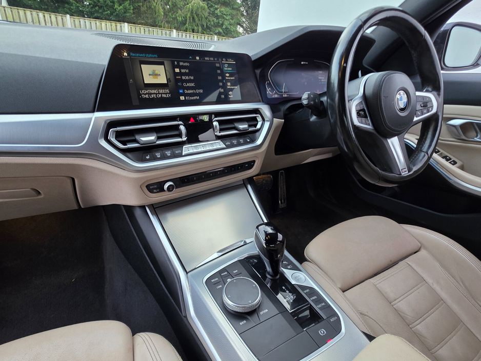 2021 BMW 3 Series - image 15