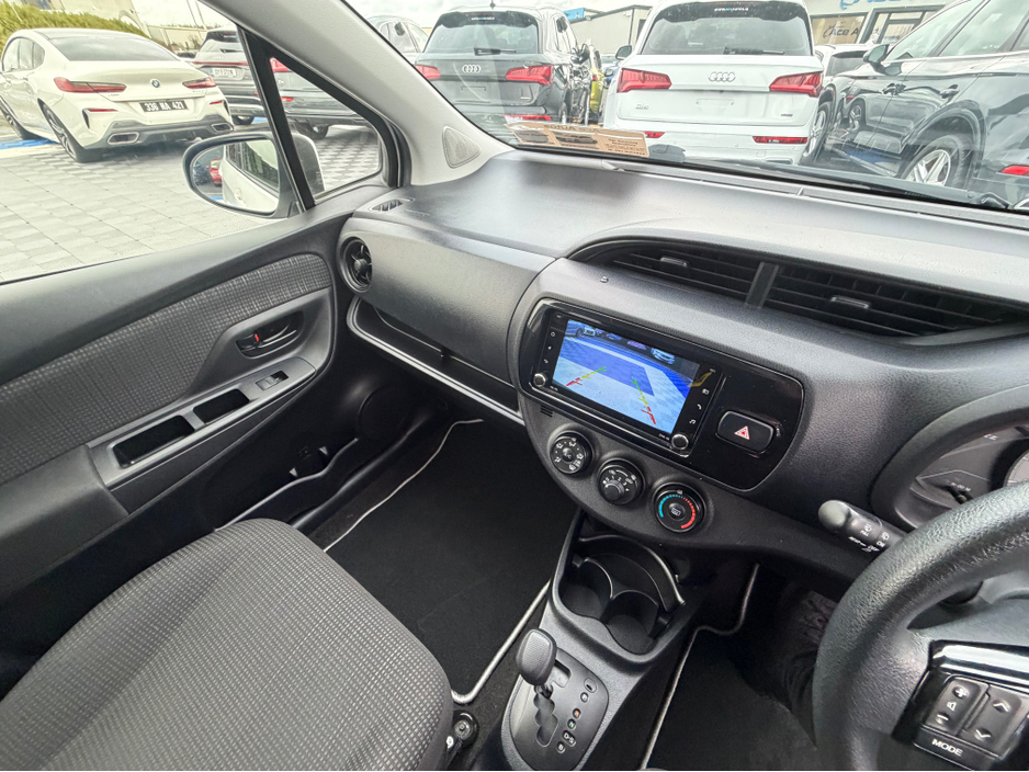 2019 Toyota Vitz - image 23