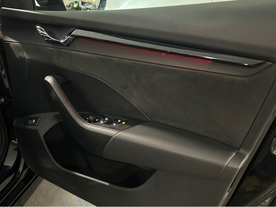 2023 Skoda Octavia - image 19