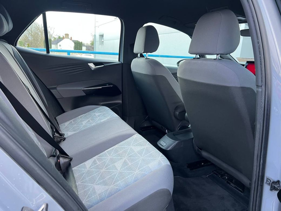 2021 Volkswagen ID.3 - image 8
