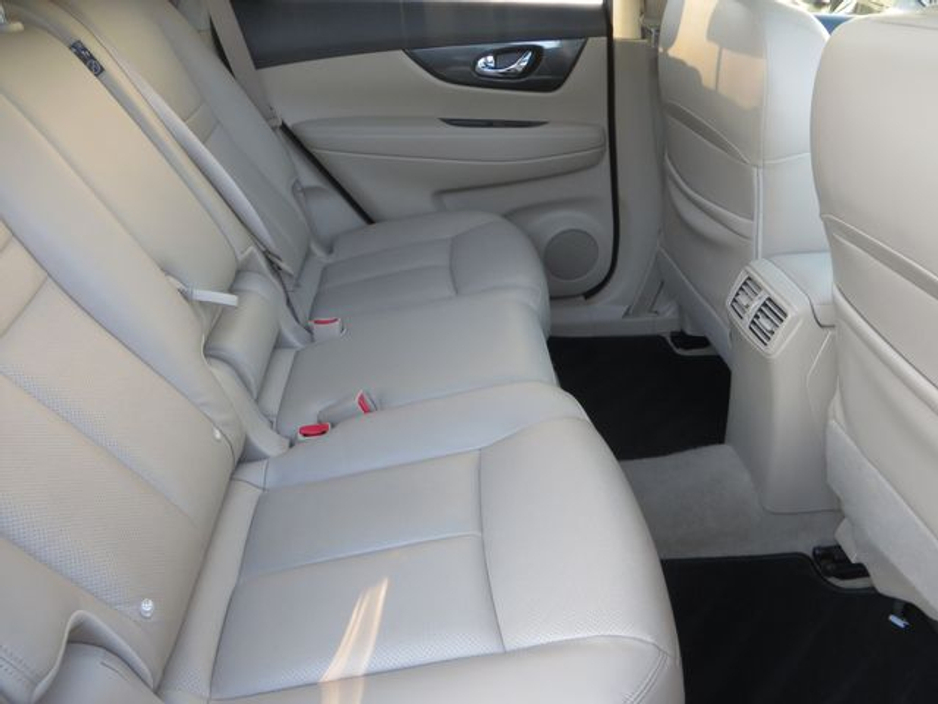 2017 Nissan X-Trail - image 15