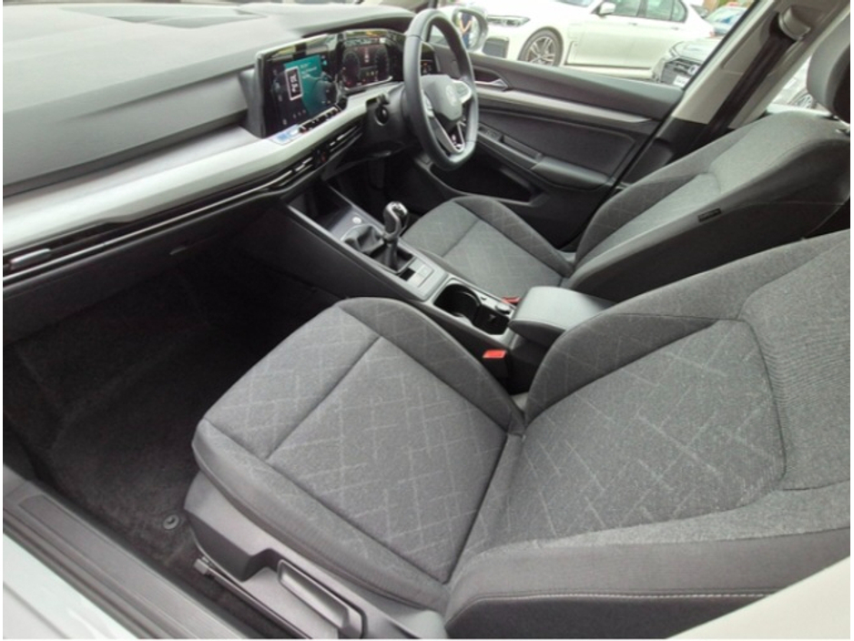 2023 Volkswagen Golf 2.0 TDI LIFE €26,995