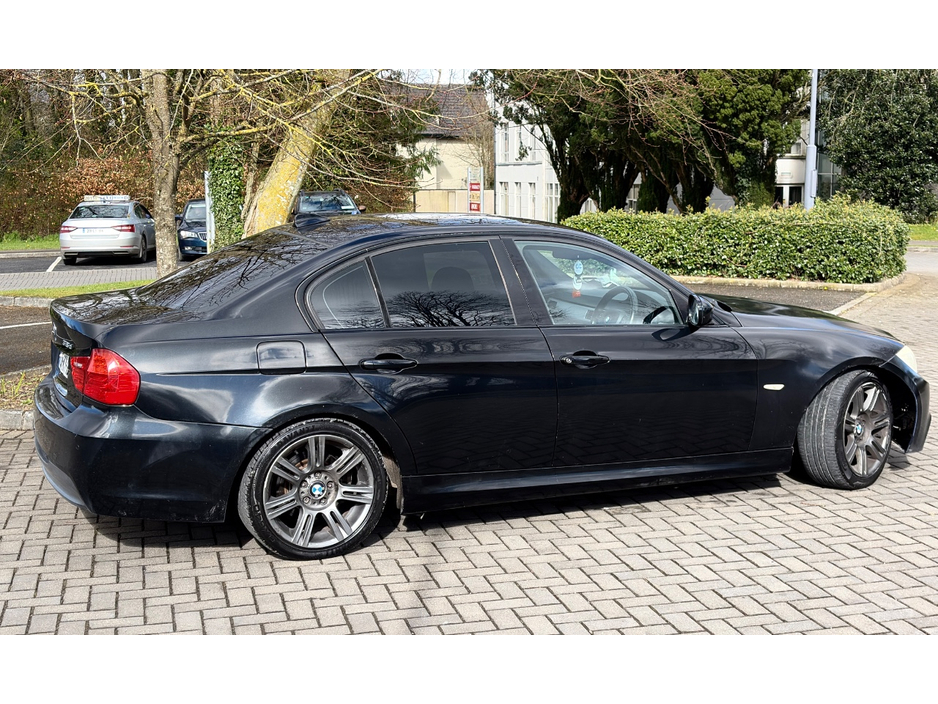 2009 BMW 3 Series - image 8
