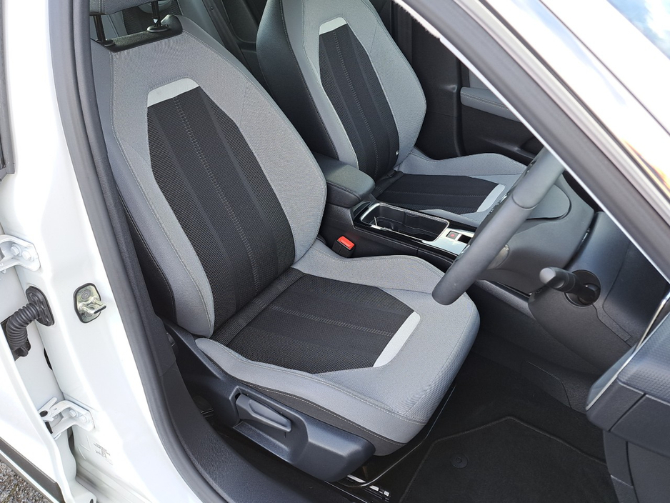 2024 Opel Mokka - image 14