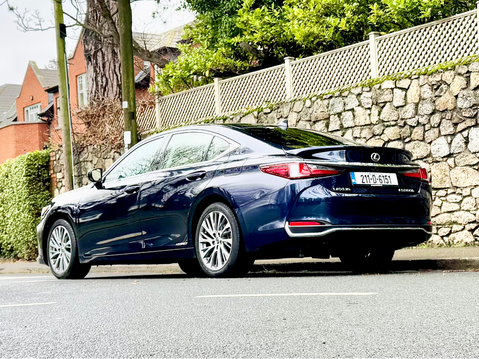 2021 Lexus ES 300 H DYNAMICS!! 1 YR HYBRID WARRANTY !! €29,900