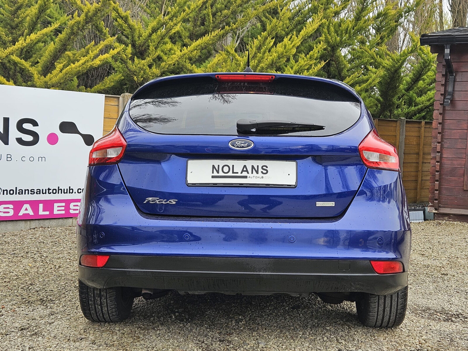 2017 Ford Focus - image 15