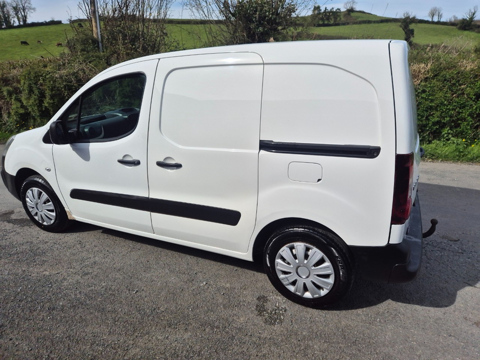 2017 Peugeot Partner - image 5