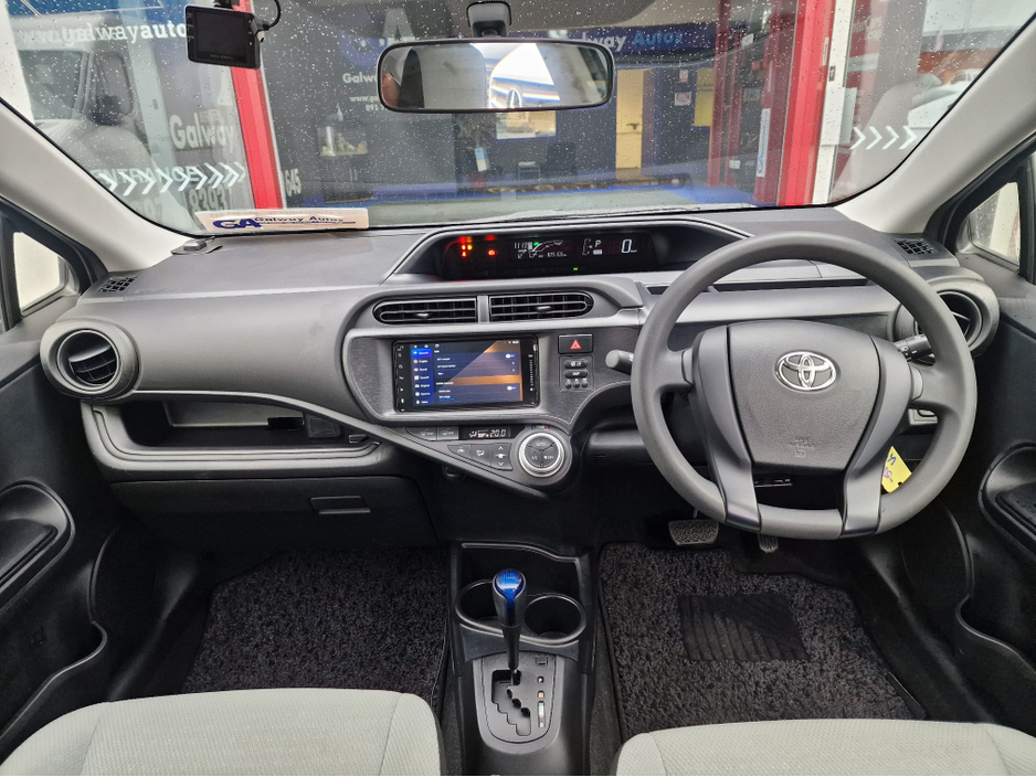 2016 Toyota Aqua - image 27