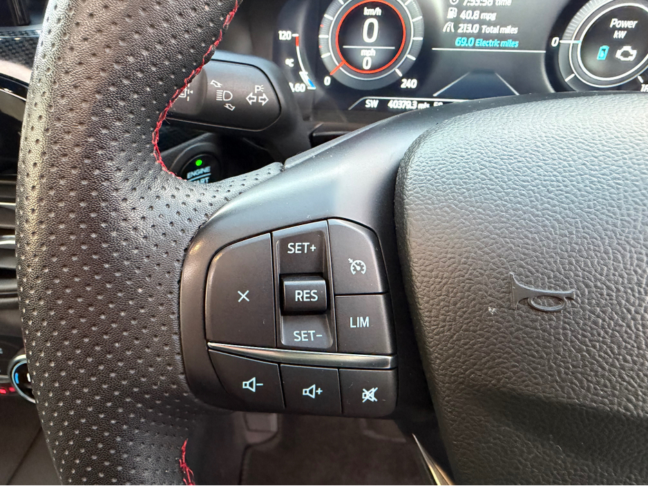 2022 Ford Kuga - image 26