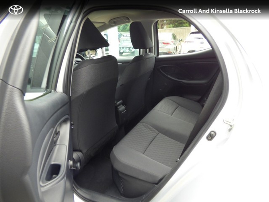 2023 Toyota Yaris Hybrid Luna €22,950