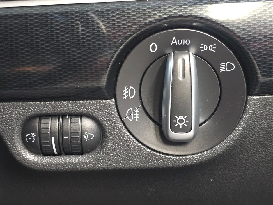 2017 Volkswagen Jetta - image 17