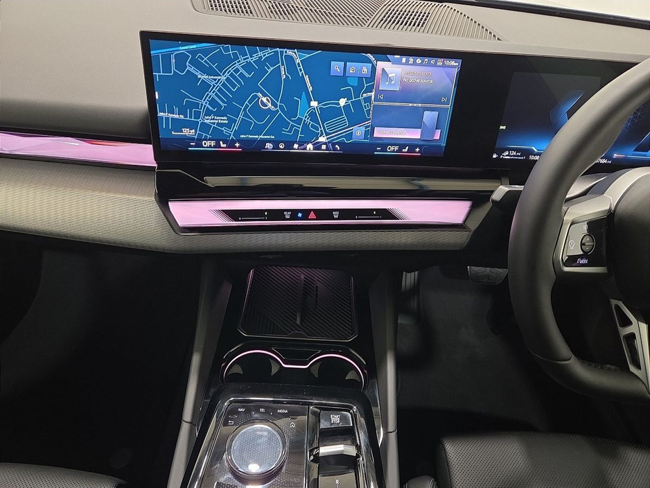 2025 BMW 5 Series - image 19