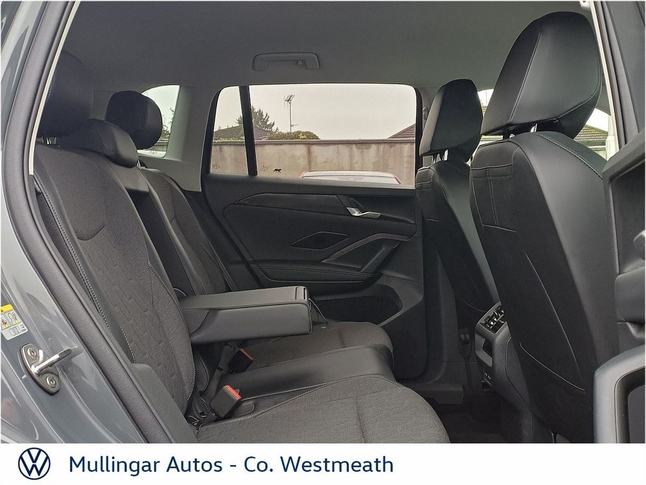 2025 Volkswagen Tiguan - image 23