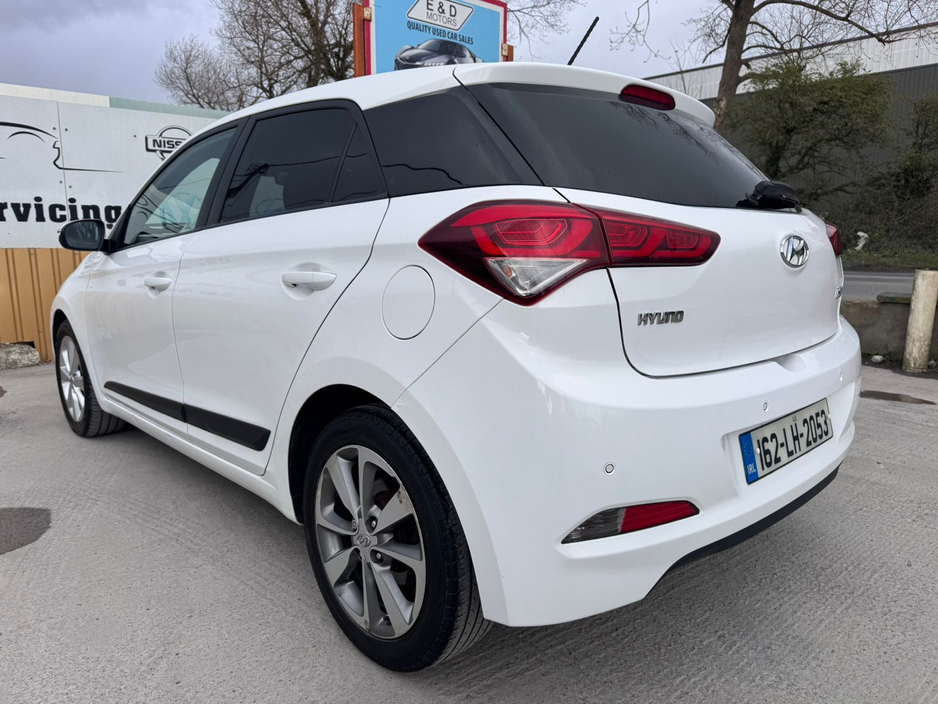 2016 Hyundai i20 - image 14