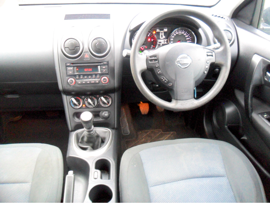 2013 Nissan Qashqai - image 9