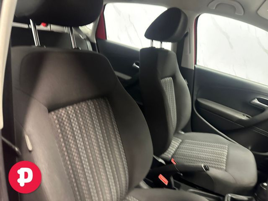 2015 Volkswagen Polo - image 17