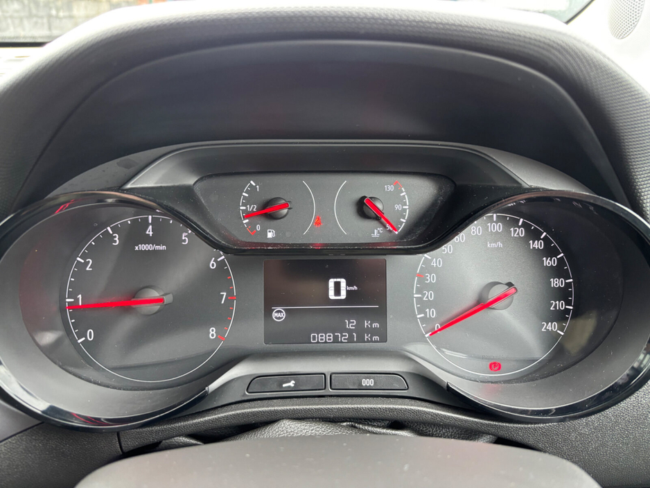 2023 Opel Crossland X  €15,000