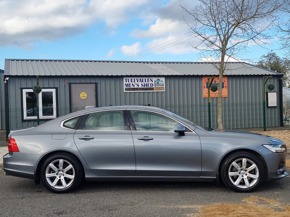 2017 Volvo S90 - image 6