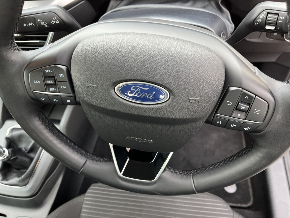 2024 Ford Focus - image 13