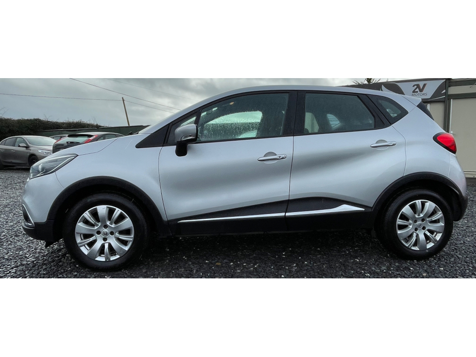 2015 Renault Captur - image 3