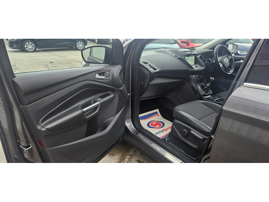 2018 Ford Kuga - image 20