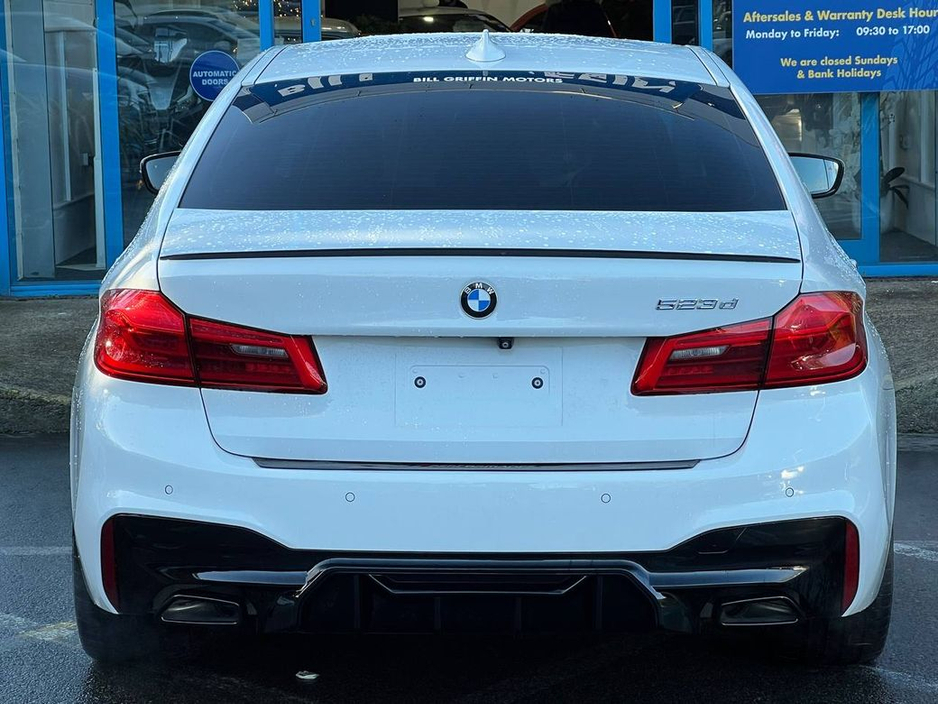 2017 BMW 5 Series 523d M-SPORT COMPETITION 2.0 AUTO // SERVICE HISTORY // FOUR-WHEEL-STEERING // 360 PARKING AID €24,950