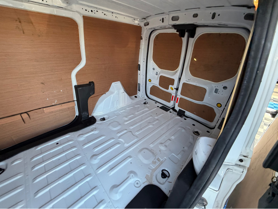 2018 Ford Transit Connect - image 34