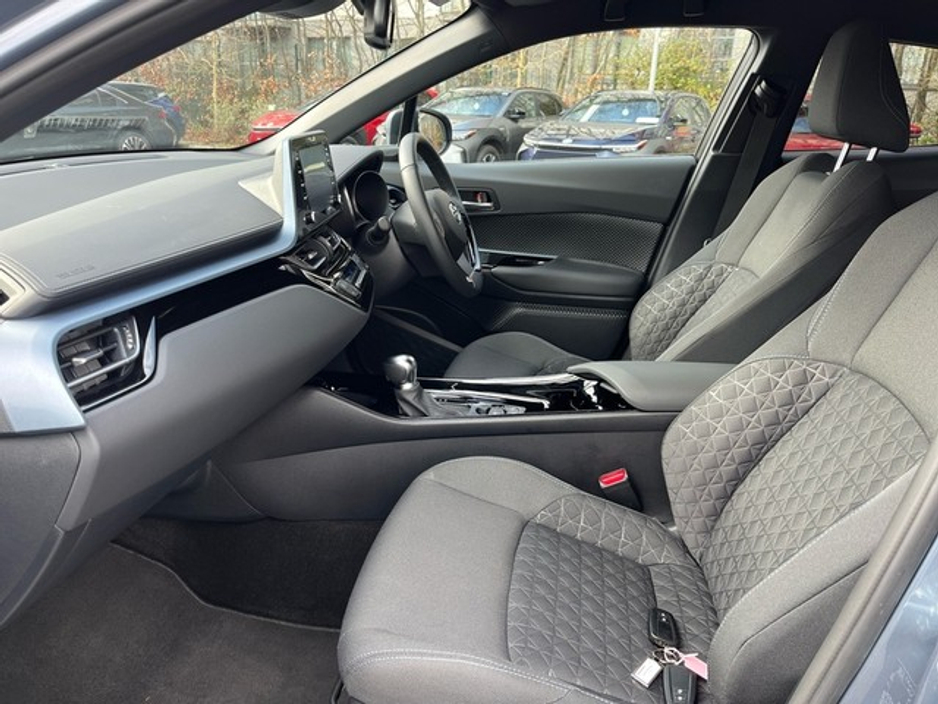 2021 Toyota C-HR - image 6
