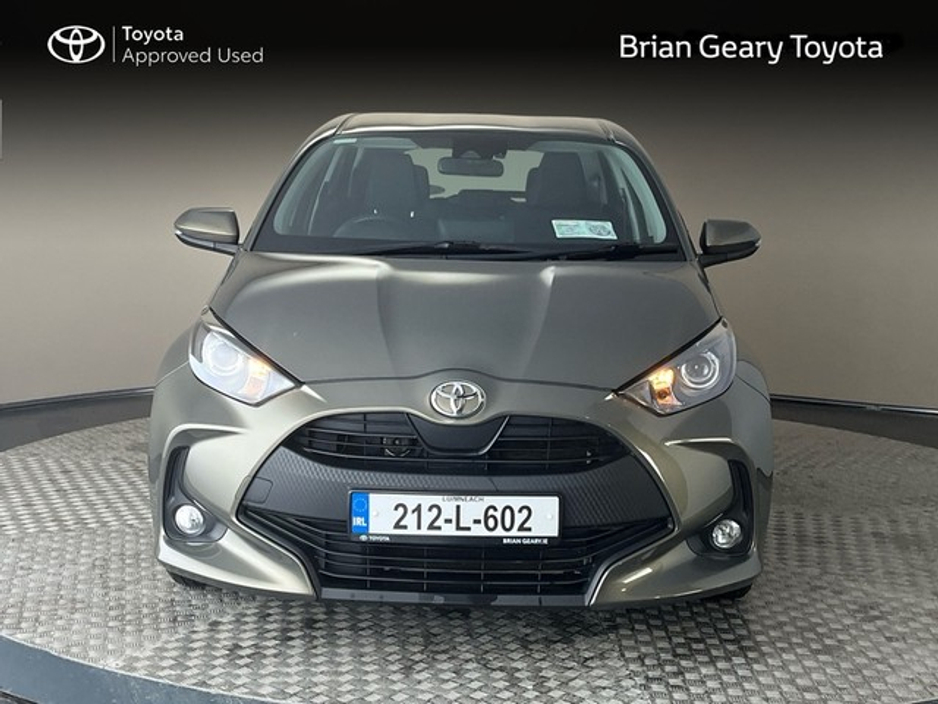 2021 Toyota Yaris - image 5