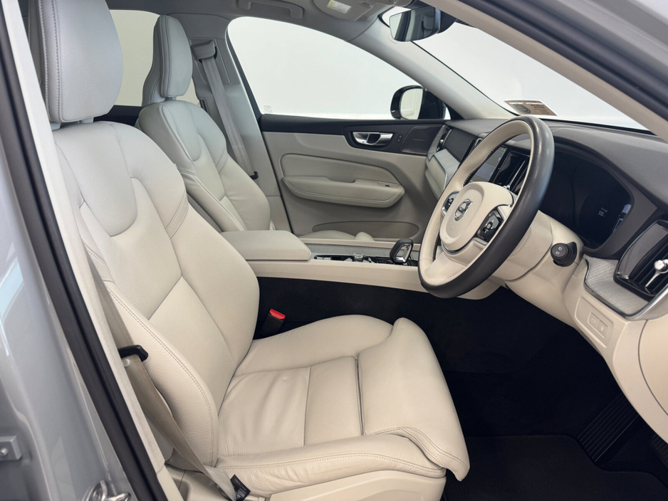 2024 Volvo XC60 - image 13