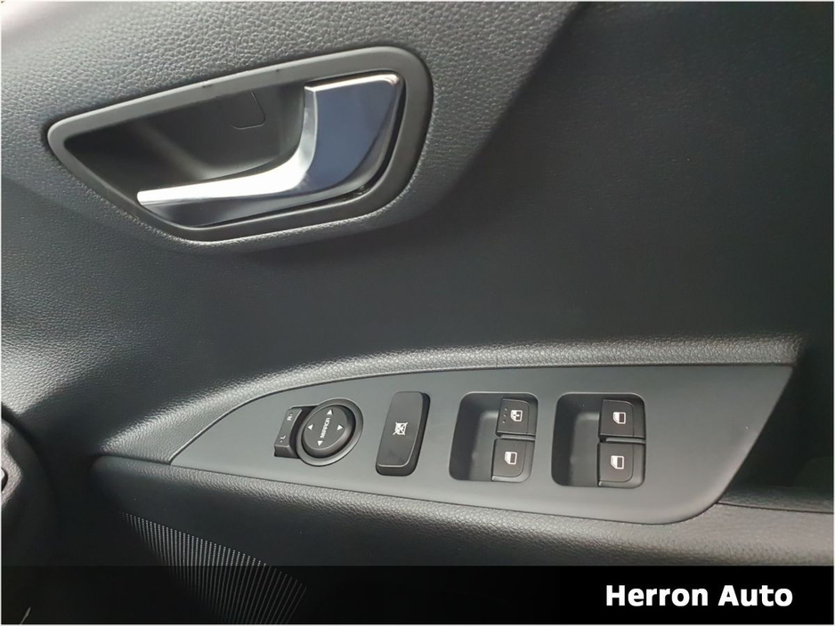 2024 Kia Stonic - image 9