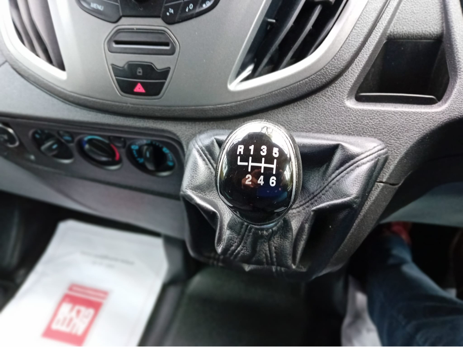 2019 Ford Transit - image 24