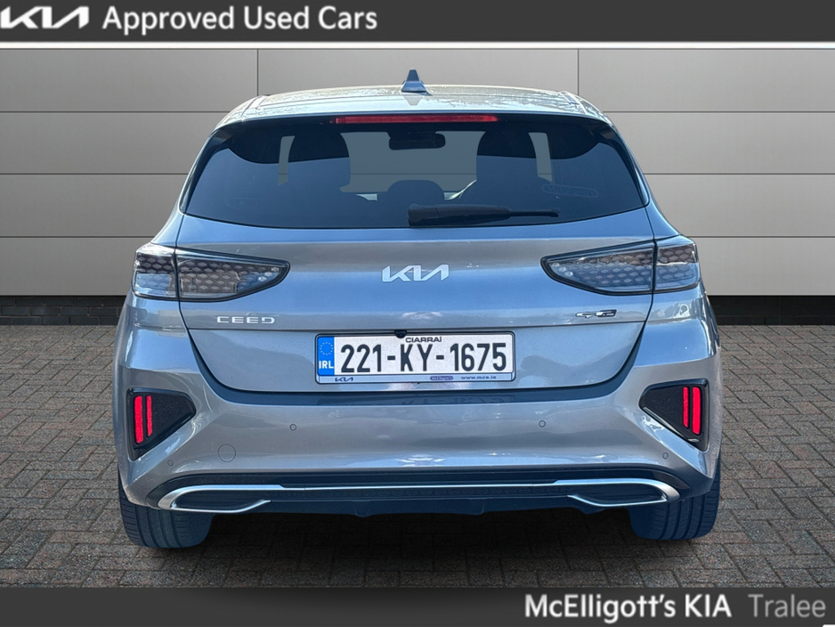 2022 Kia Ceed - image 2