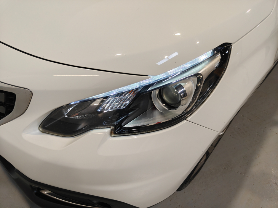 2019 Peugeot 2008 - image 10