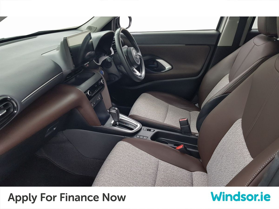 2020 Toyota Yaris Cross - image 4