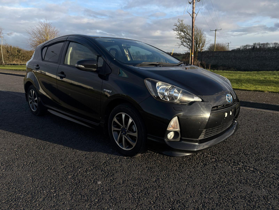 2014 Toyota Aqua - image 5