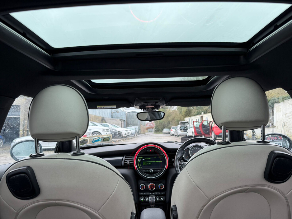 2017 MINI Hatch - image 18