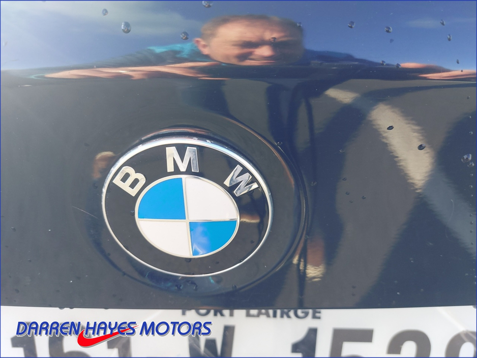 2016 BMW 3 Series - image 25