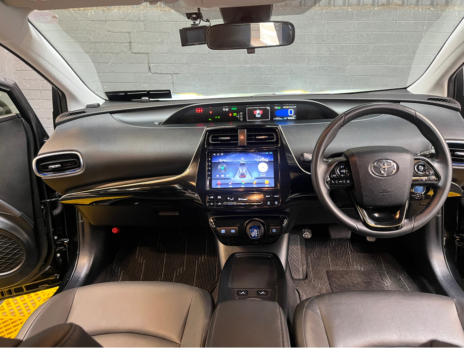 2020 Toyota Prius - image 12