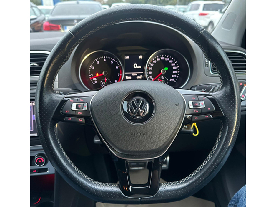 2017 Volkswagen Polo - image 17