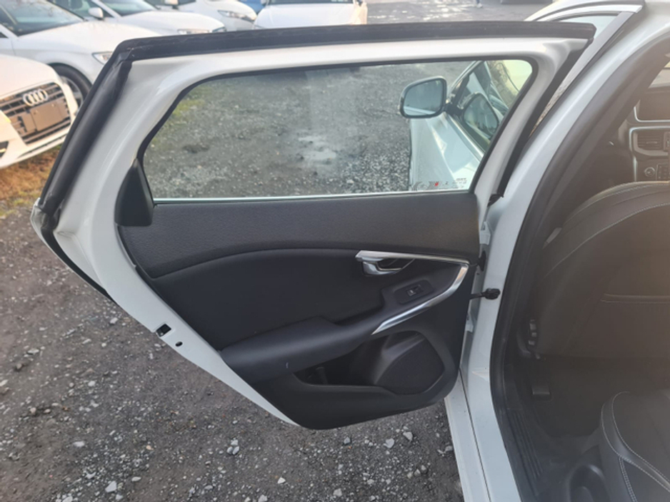 2013 Volvo V40 1.6Petrol T4 SE Automatic  (3687) €10,995