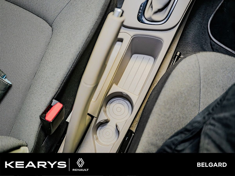 2016 Renault Zoe - image 20