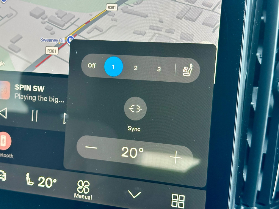 2025 Volvo XC60 - image 22